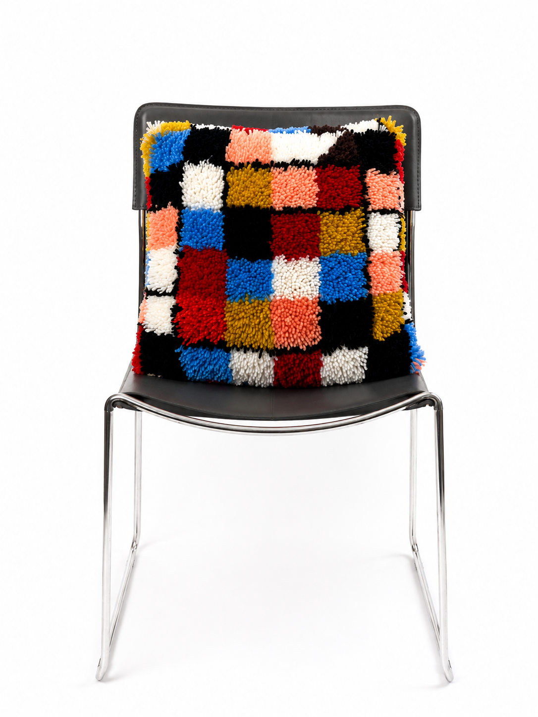 Smyrna Latch Hook Cushion - Checkered - Cubo FlatPackPony