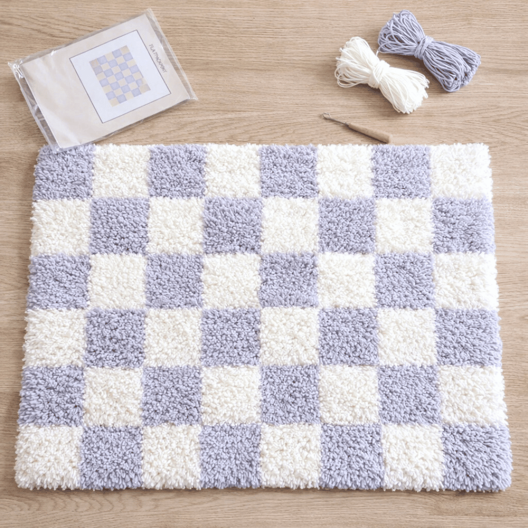 Smyrna Latch Hook Rug - Kyra - Flatpackpony