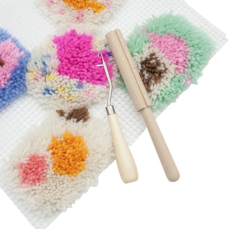 Latch Hook & Latch Hook Yarn Cutter Set - tool close-up - Flatpackpony